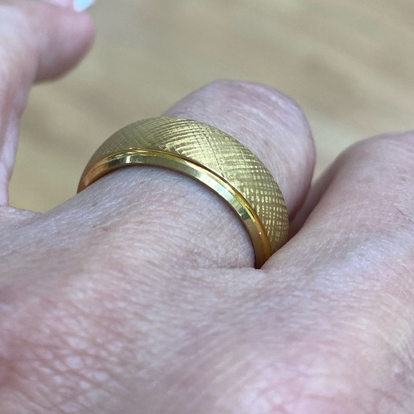 8mm Men Women Tungsten Ring Yellow Gold plated IP Florentine finish Domed - Picture 9 of 9